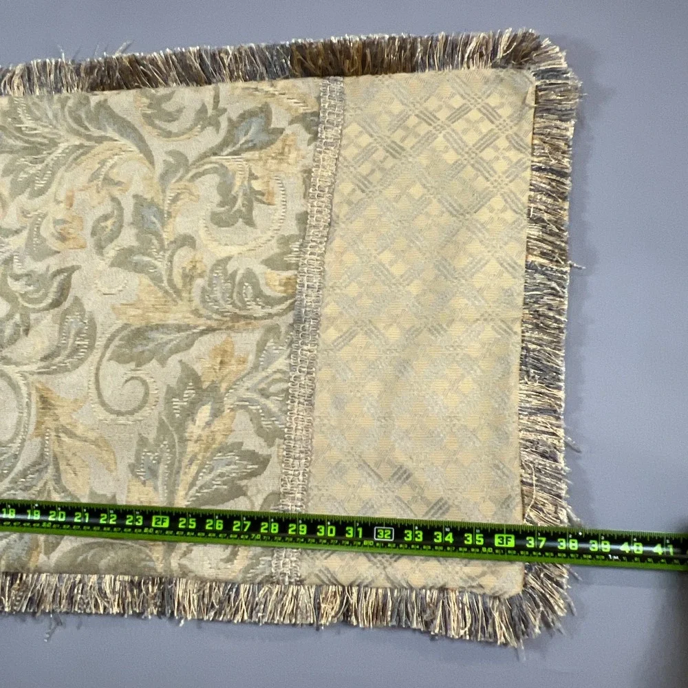 Waterford Table Runner 37